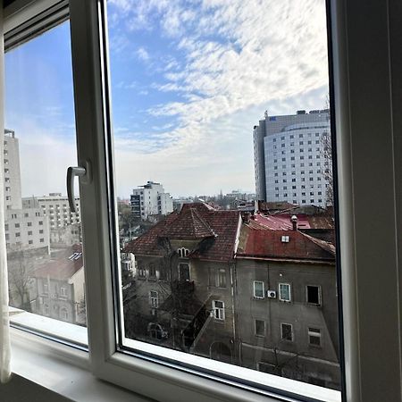 Love Light Studio Victoriei ブカレスト エクステリア 写真
